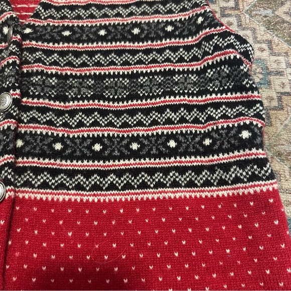 Eddie Bauer Red knit lambs wool sweater vest with button up front size medium - Picture 4 of 7